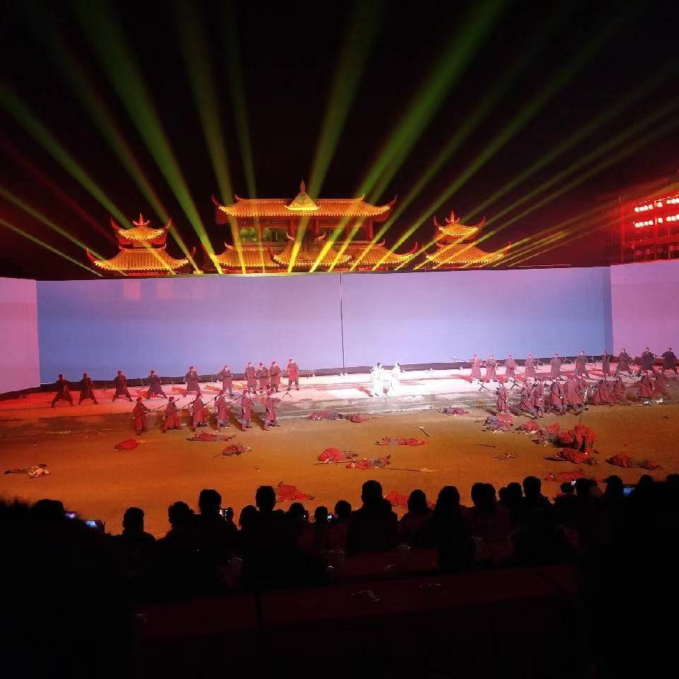 对开移动翻转LED屏2